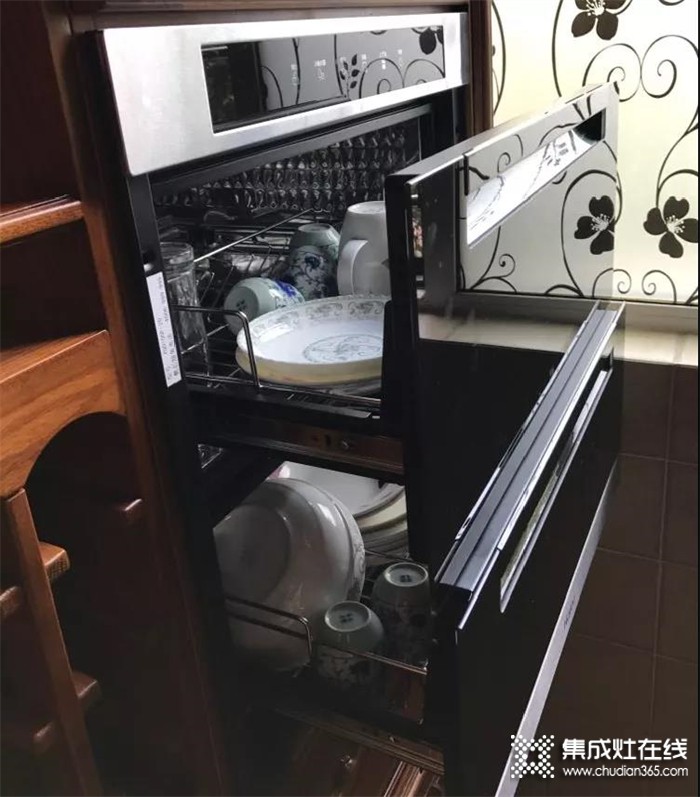 佳歌集成灶：長假逢秋雨，回家記得給餐具消消毒！